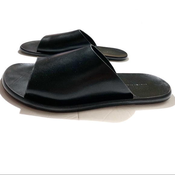 banana republic men's leather flip flops
